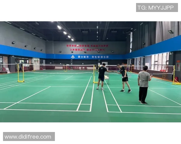 广州羽毛球队的速度提升与训练策略探讨 广州羽毛球队的速度提升与训练策略探讨